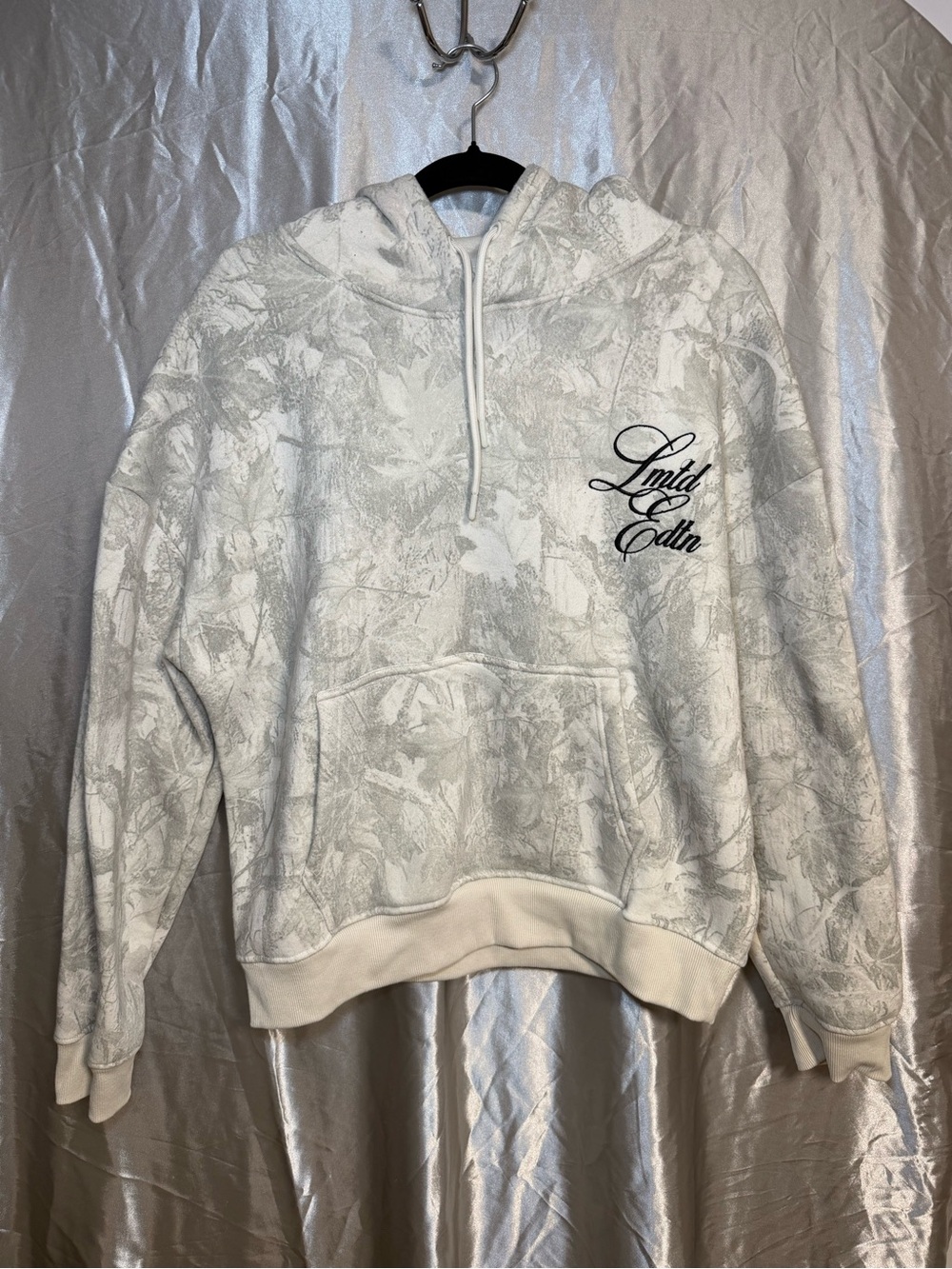 BoohooMAN Ltd Edtn Graphic Hoodie Size XL